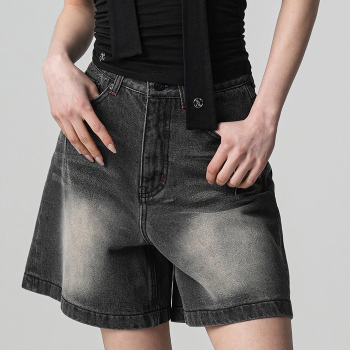 Lovely Stitch Denim Shorts BLACK